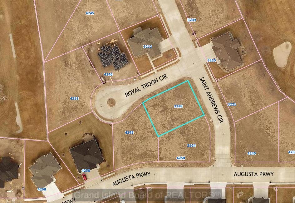 3218 Saint Andrews Cir, Grand Island, NE 68803 - photo 1