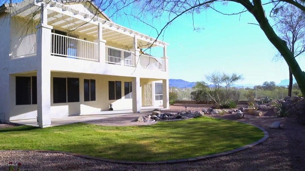 Gorgeous Backyard - Mountain Views!