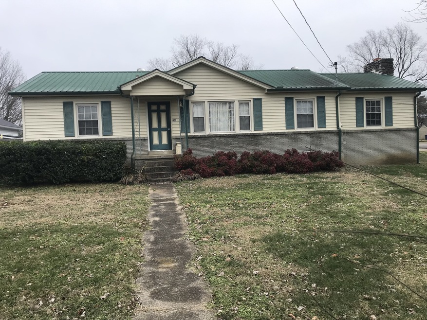 821 Shelbyview Dr, Shelbyville, TN 37160 - photo 1