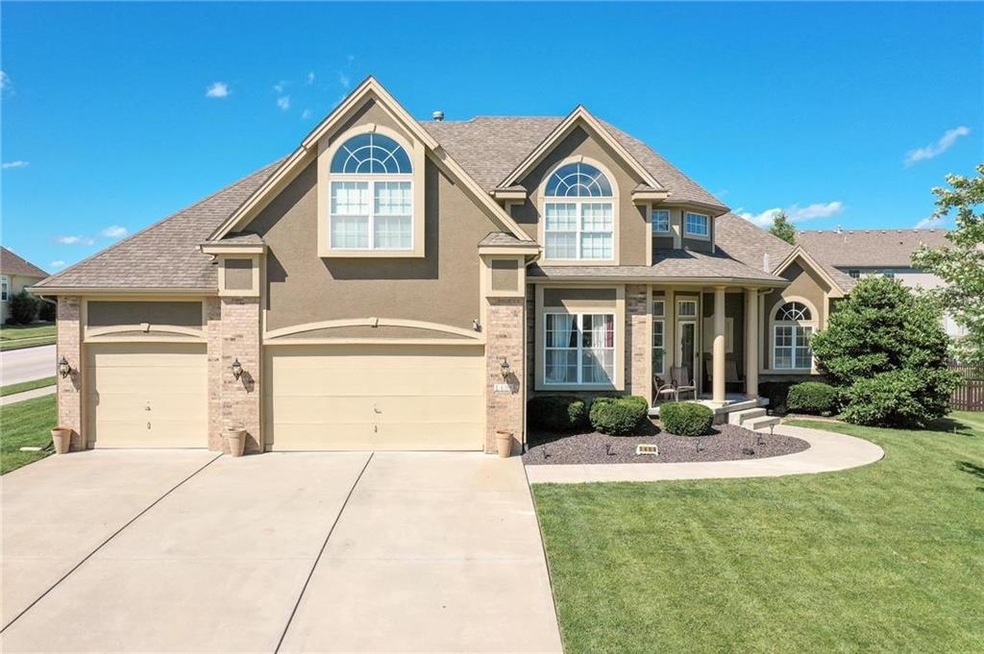 Beautiful 1.5 Story. Built in sprinkler system ext