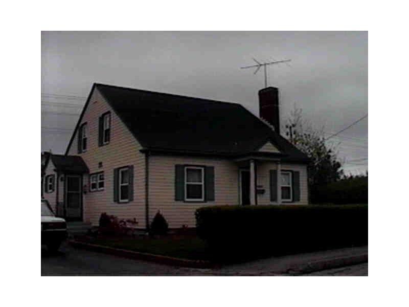 5 Hart St, Middletown, RI 02842 - photo 1
