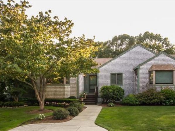 8 Country Way, South Dartmouth, MA 02748 - photo 1