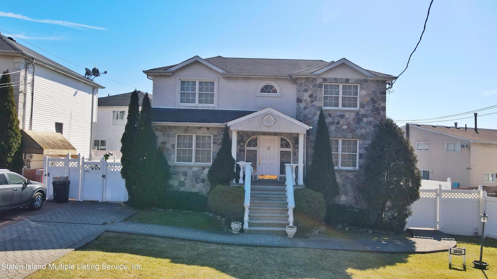 3232 Richmond Rd, Staten Island, NY 10306 - photo 1