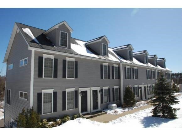 747 Mammoth Rd unit 2, Manchester, NH 03104 - photo 1