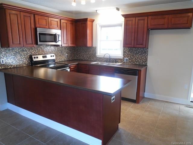 110 Roger Dr, Statesville, NC 28625 - photo 1