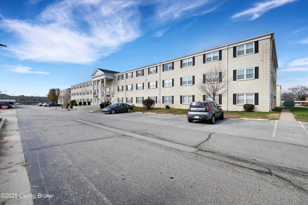 301 El Conquistador Place, Louisville, KY 40220 - photo 1