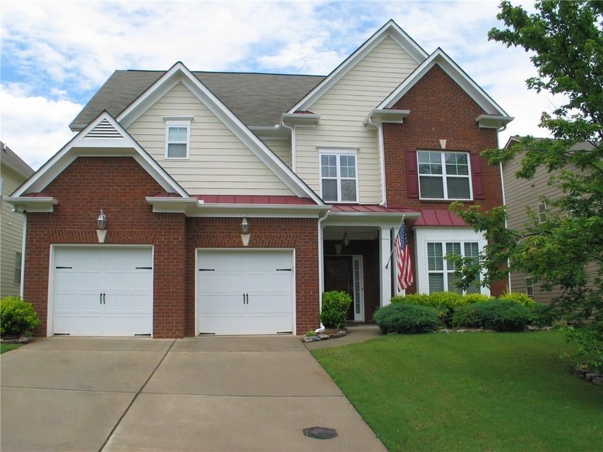 Perfect curb appeal in this 2009-built home. Alway