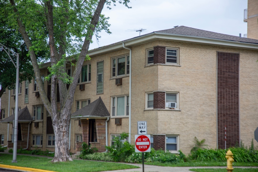 7301 Dixon St unit 5, Forest Park, IL 60130 - photo 1