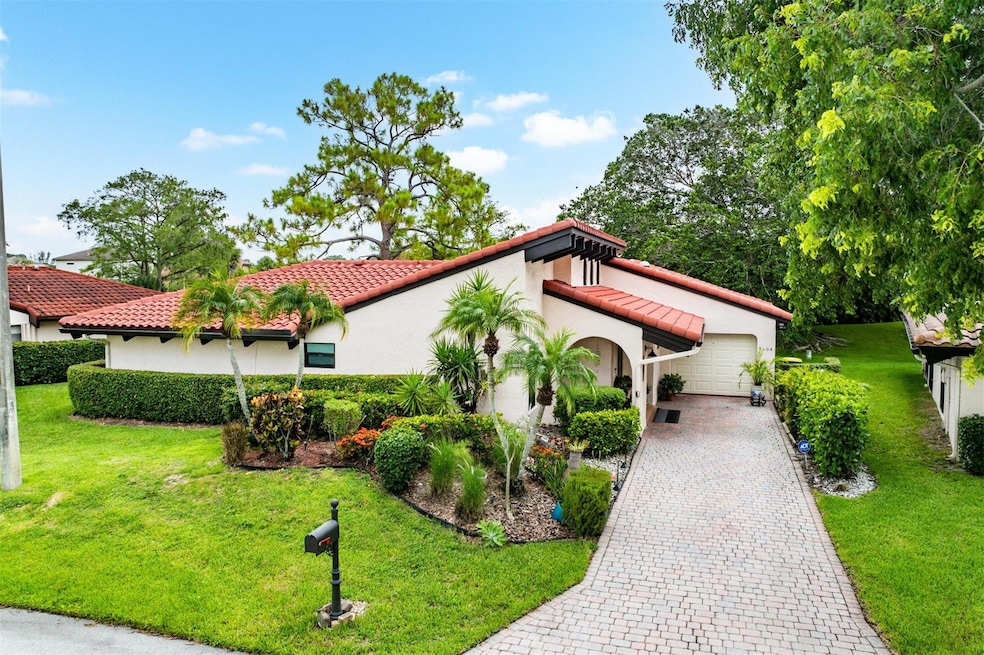 Paradise awaits in Pines 11 of Woodmont CC!