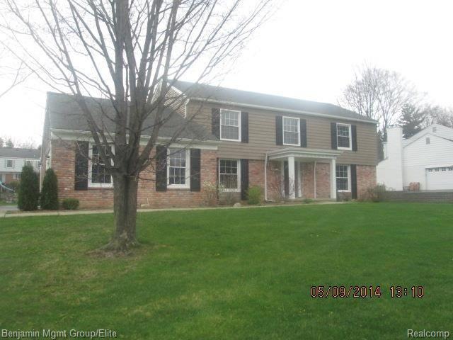 4321 Antique Ln, Bloomfield Hills, MI 48302 - photo 1