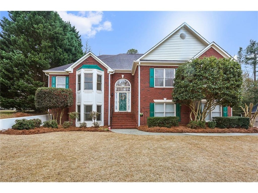 Impeccably maintained family home in great neighbo
