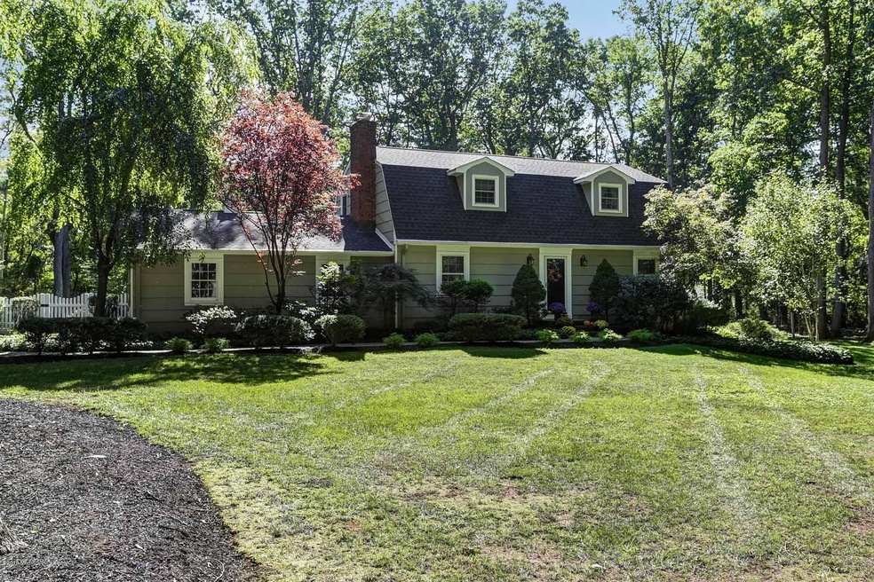 28 Westgate Ct, Colts Neck, NJ 07722 - photo 1