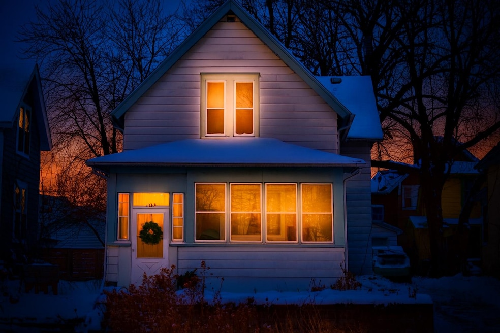 670 Cherokee Ave, Saint Paul, MN 55107 - photo 1