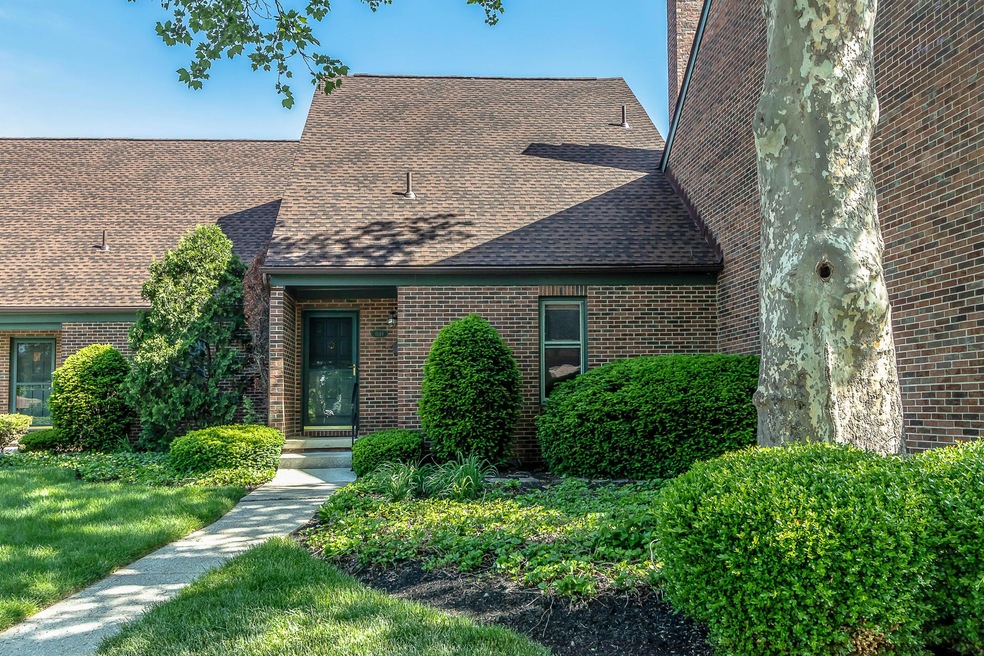 1548 Sandringham Drive-5