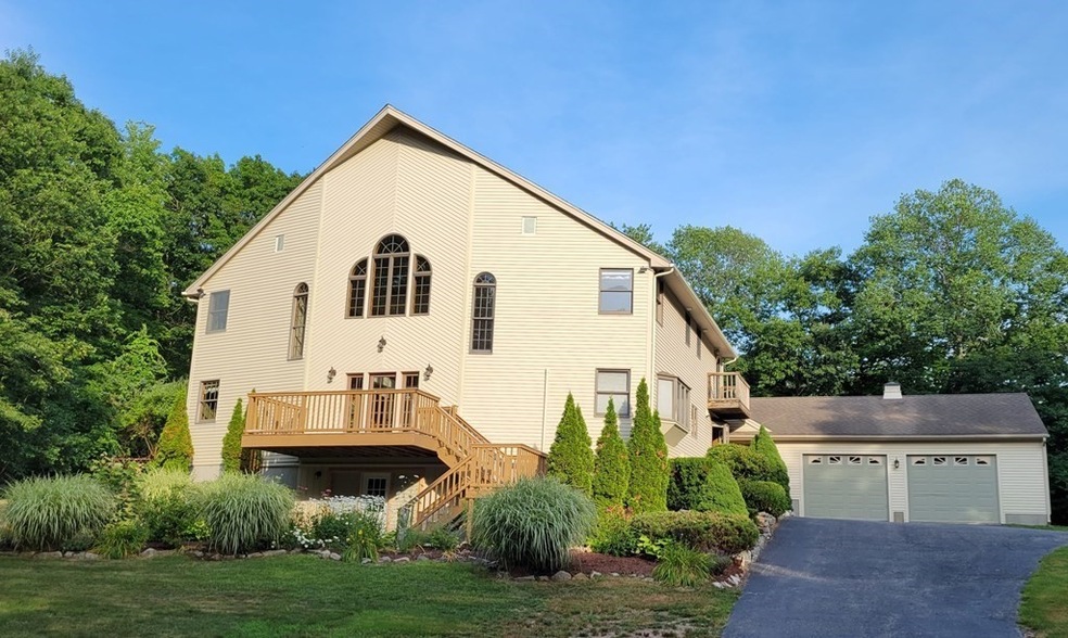 15 Skyview Ln, Webster, MA 01570 - photo 1