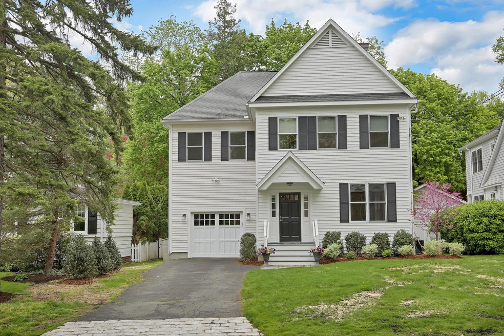 30 Lockwood Dr, Old Greenwich, CT 06870 - photo 1