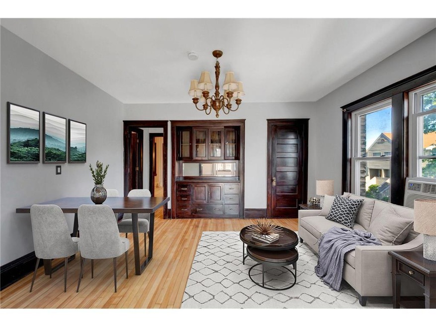 Dining room/Living room (Virtual Stage)