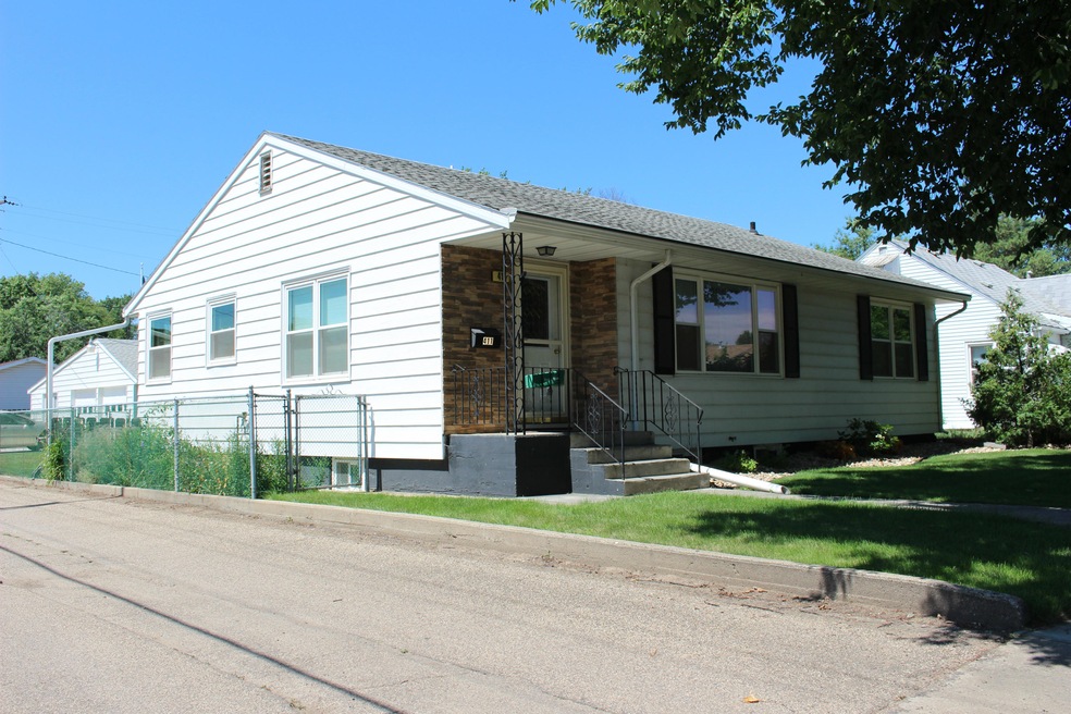 Front of Home<|><|>