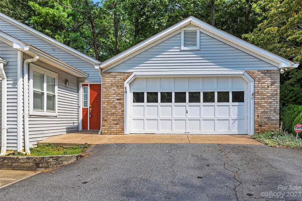 10 Briar Knoll Ct, Asheville, NC 28803 - photo 1