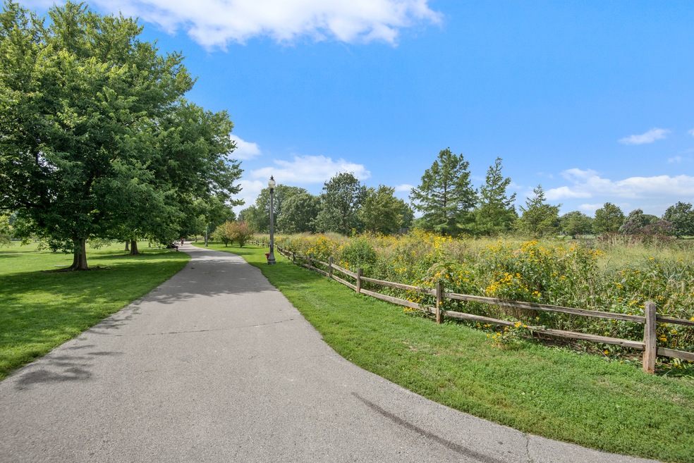 2242 W Lawrence Ave unit 201, Chicago, IL 60625 - photo 1