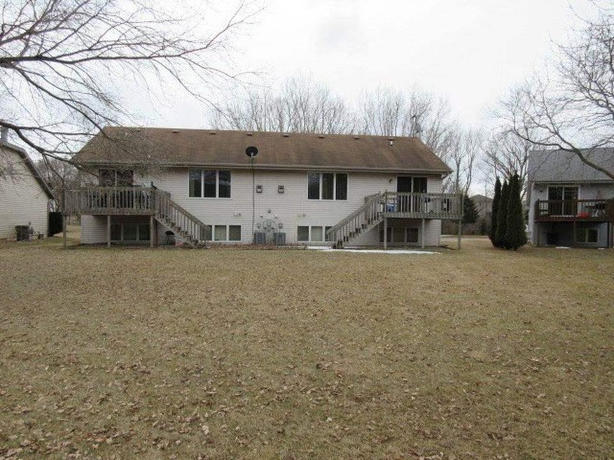 2119 N Cloudview Dr, Appleton, WI 54914 - photo 1