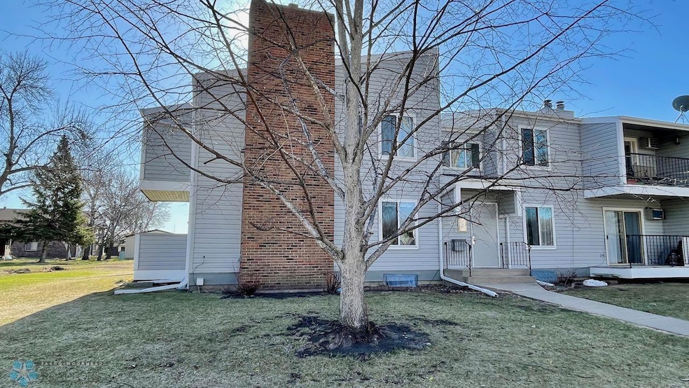 2440 15th St S unit B14, Fargo, ND 58103 - photo 1