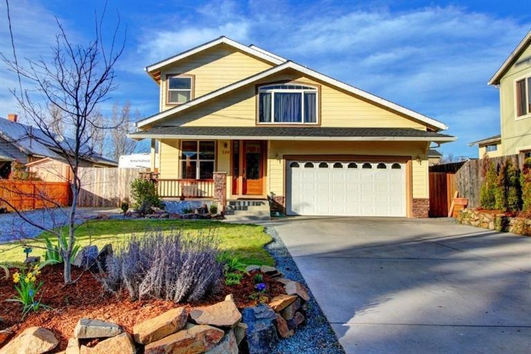 500 Beall Ln, Central Point, OR 97502 - photo 1