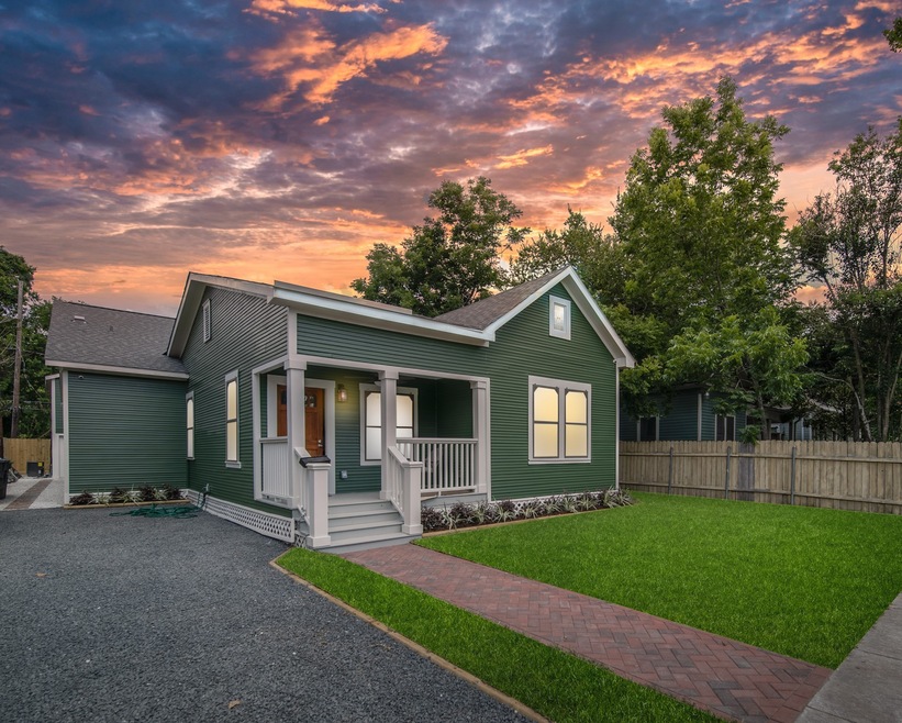 924 Cortlandt St, Houston, TX 77008 - photo 1