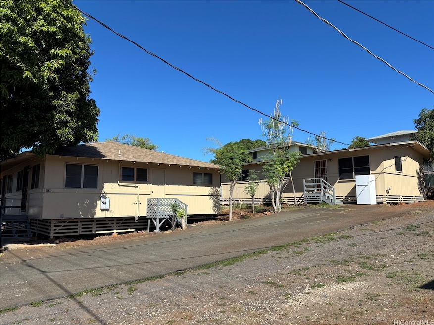 3420 & 3422 Salt Lake Blvd, Honolulu, HI 96818 - photo 1