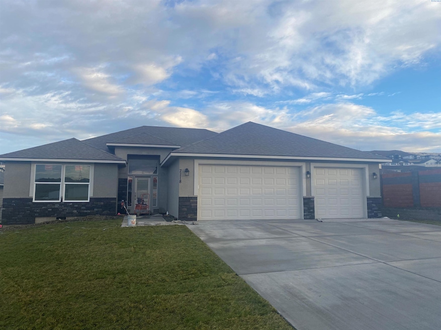 7118 W 28th Place, Kennewick, WA 99338 - photo 1