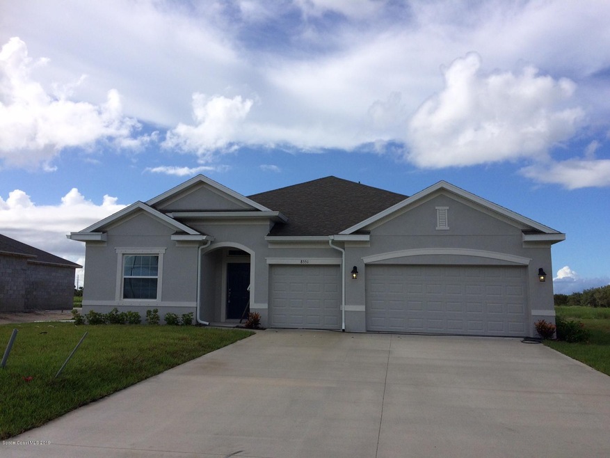 8551 Laguna front