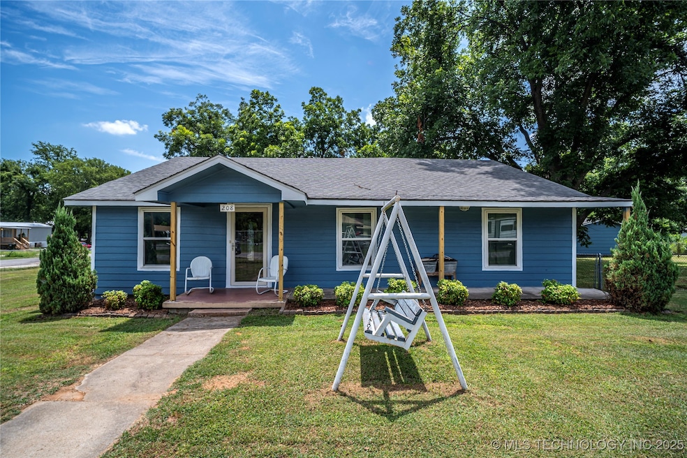 208 E Bird Ave, Davis, OK 73030 - photo 1