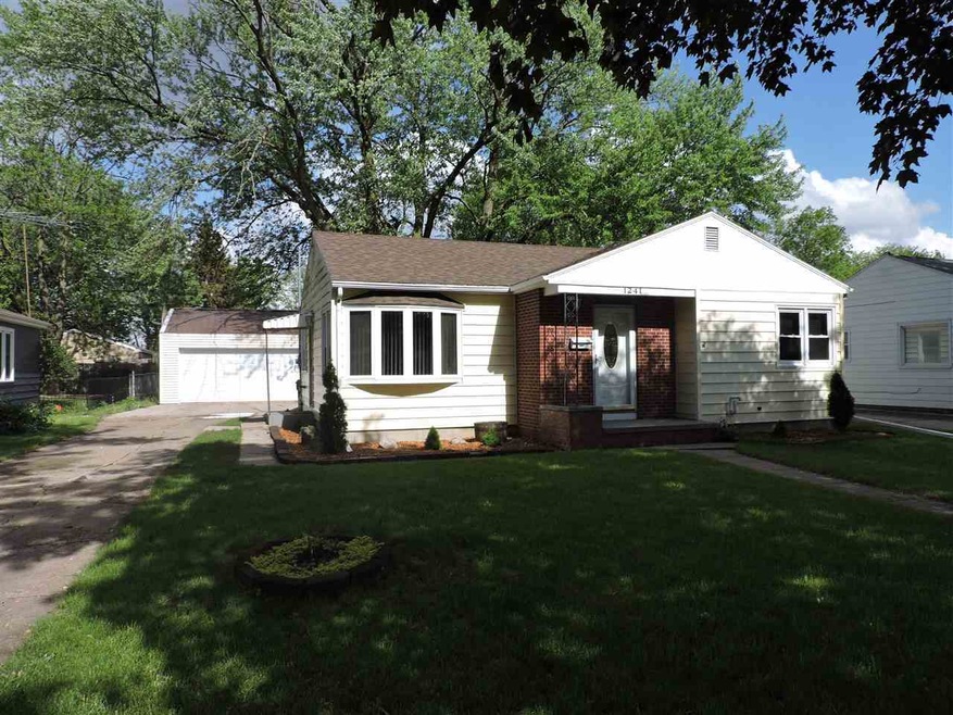 1241 Sheerer Ave, Waterloo, IA 50701 - photo 1