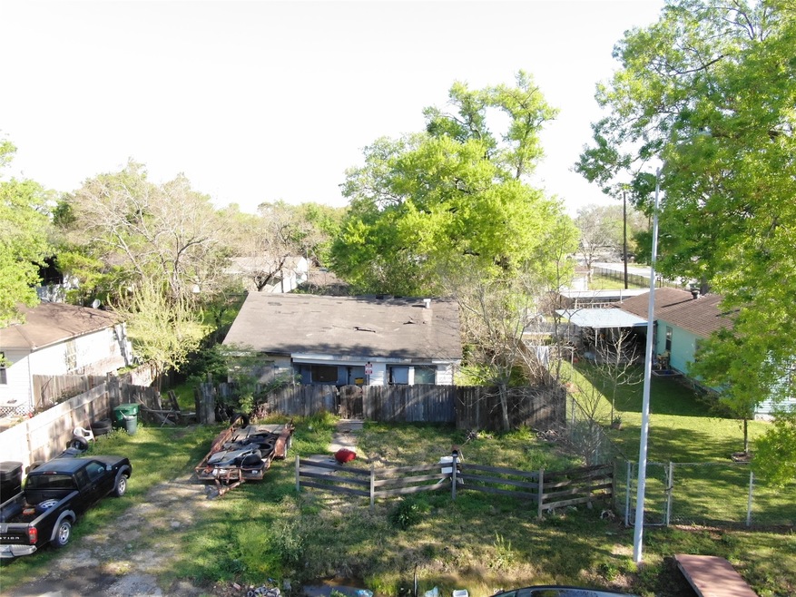 13529 Utica St, Houston, TX 77015 - photo 1