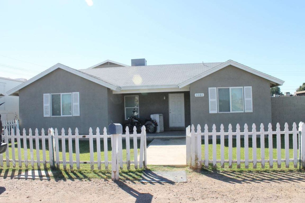 4 br residence front