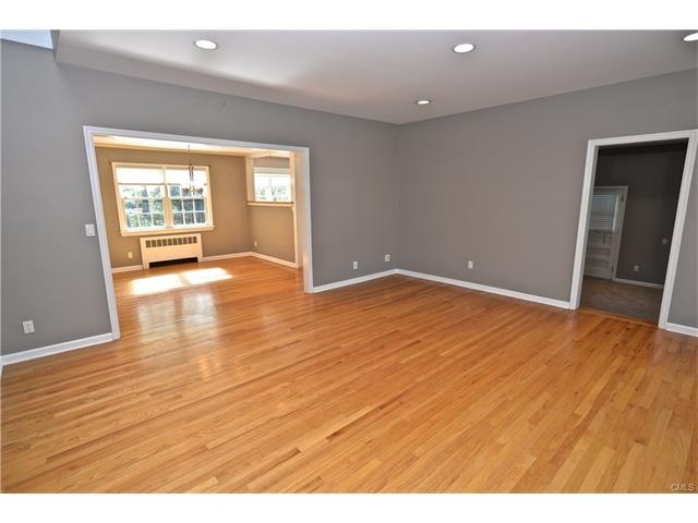 28 E Rocks Rd, Norwalk, CT 06851 - photo 1