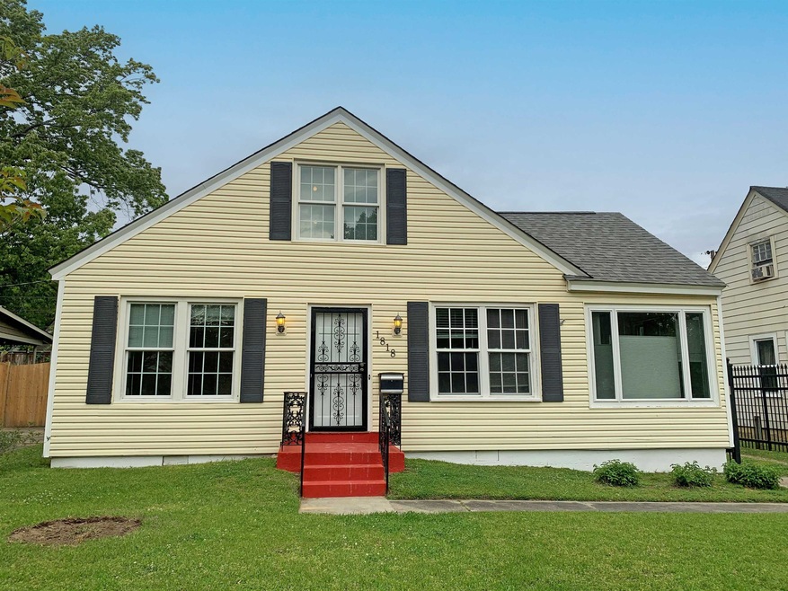This updated cottage is just steps from the VECA G