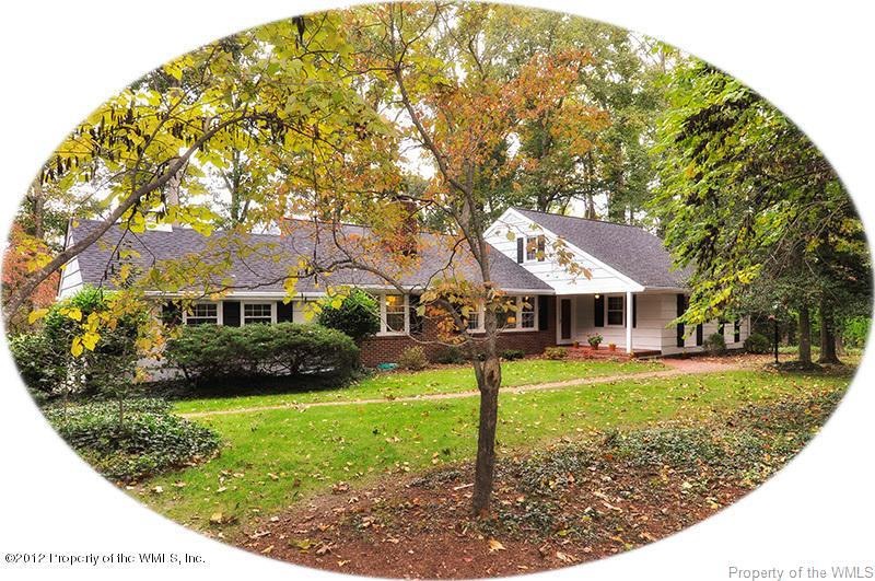 Welcome to 188 W.Queens Dr.