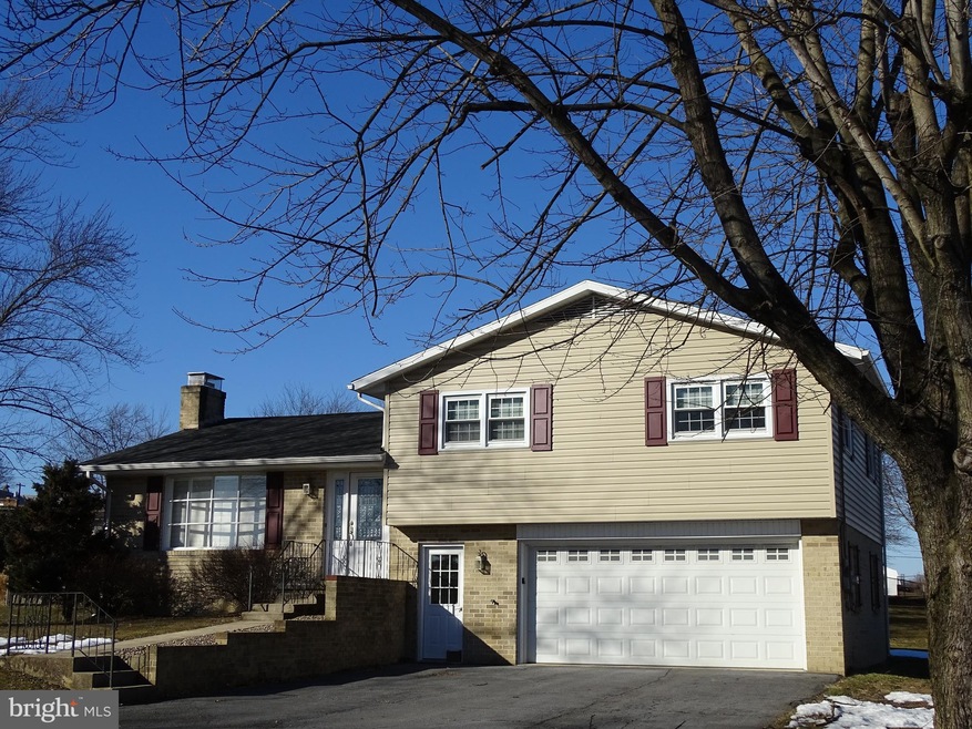 3955 Lisbon Dr, Chambersburg, PA 17202 - photo 1