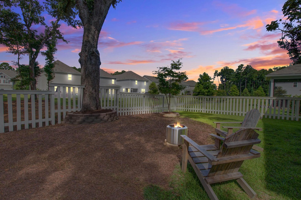 Welcome Home to 998 Sago Palm Court!