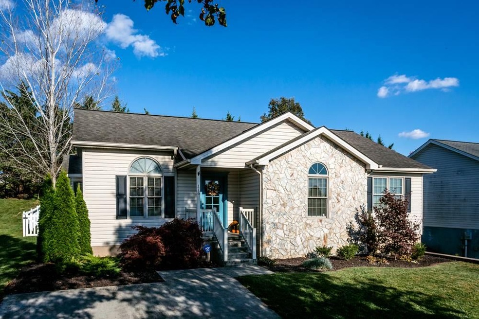 116 Sharon St, Harrisonburg, VA 22801 - photo 1