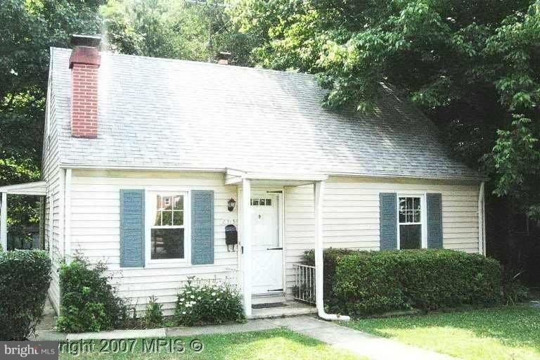 8515 Oakleigh Rd, Parkville, MD 21234 - photo 1