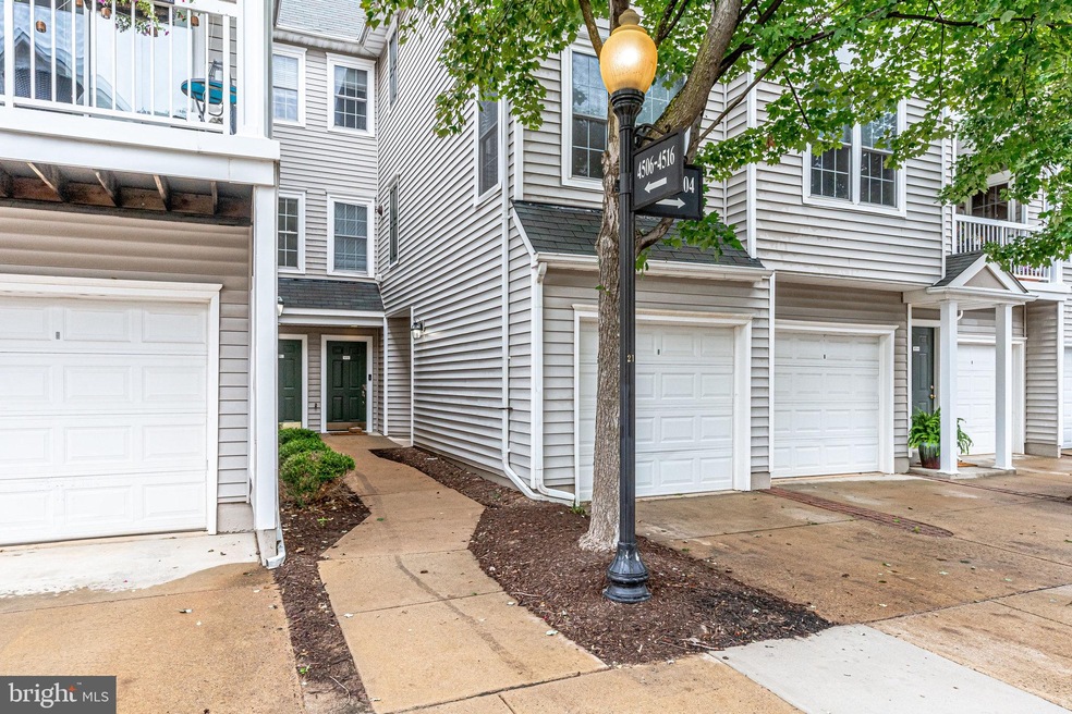 4514 Superior Square unit 4514, Fairfax, VA 22033 - photo 1