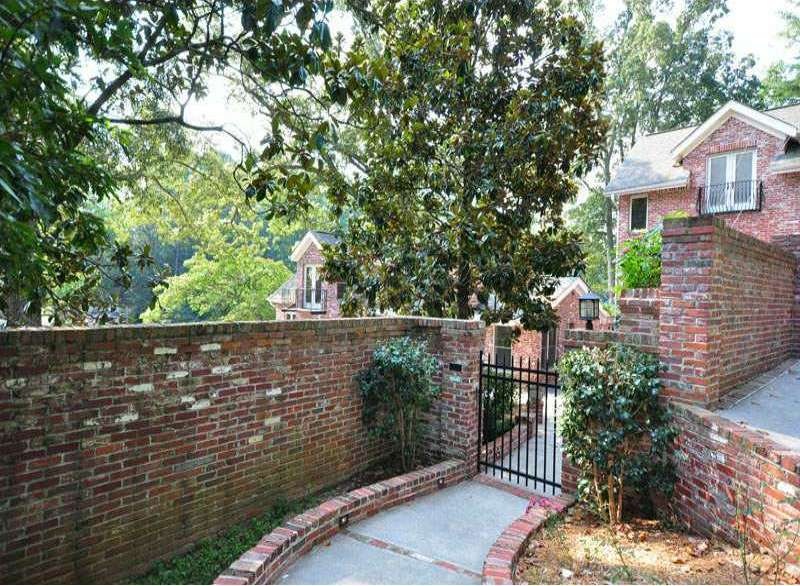 Exterior Front. Beautiful lake retreat in a close 