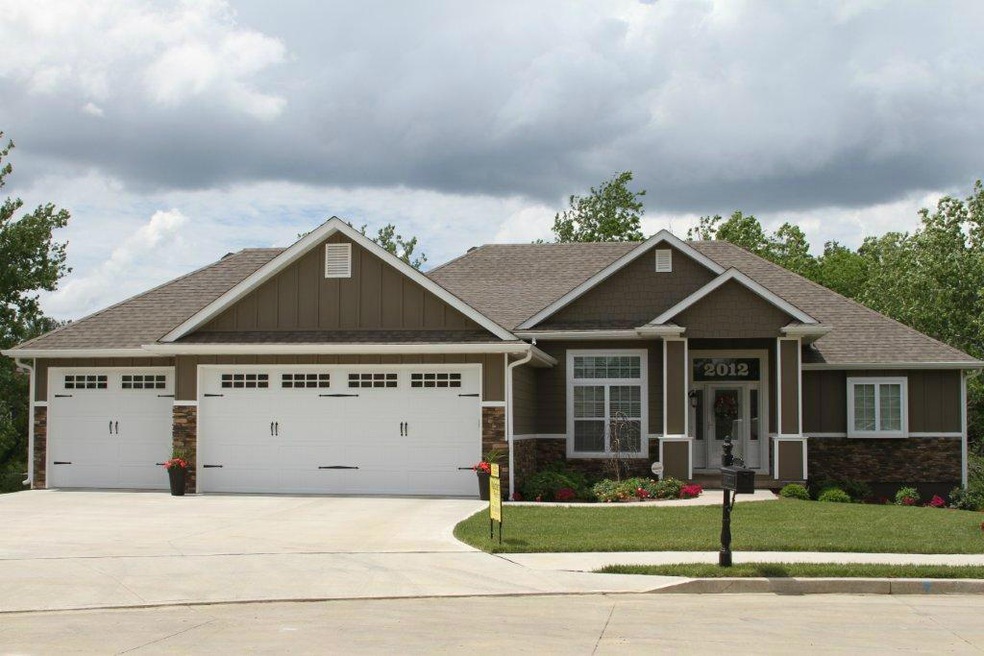 2012 Devonshire Dr