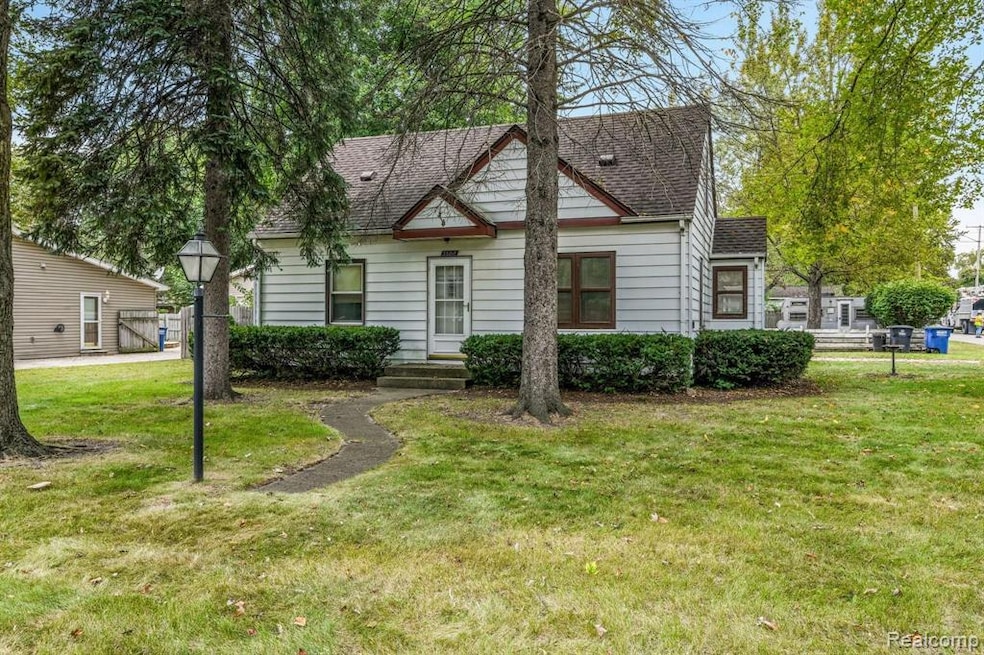 3-web-or-mls-35218 Norene Street - Westland001.jpg