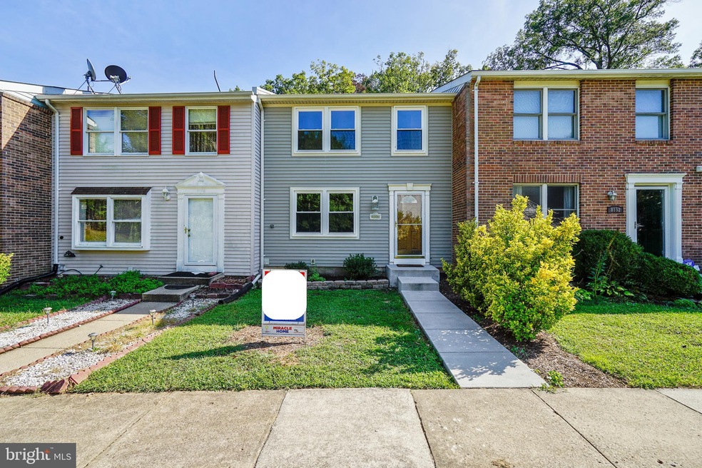 8154 Willowdale Ct, Springfield, VA 22153 - photo 1