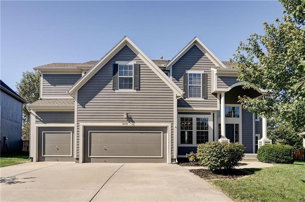 Welcome to 8418 Redbird!