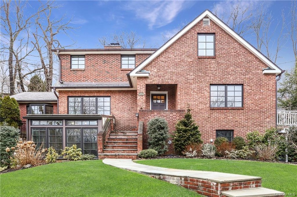 16 Dorchester Dr, Scarsdale, NY 10583 - photo 1