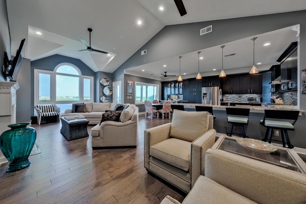 Suzie Smith - 1551 Ben Sawyer Blvd-19